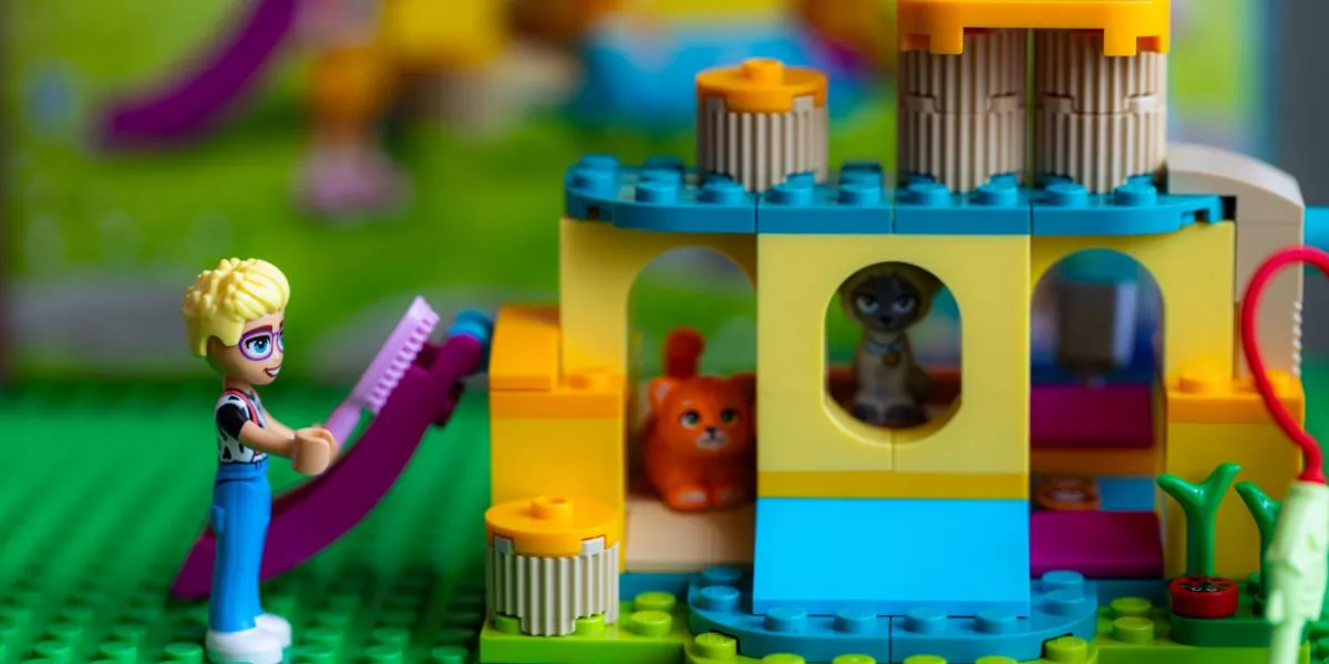 Are LEGO Architecture Sets Good for Display and Learning? Are LEGO Architecture Sets Good for Display and Learning?